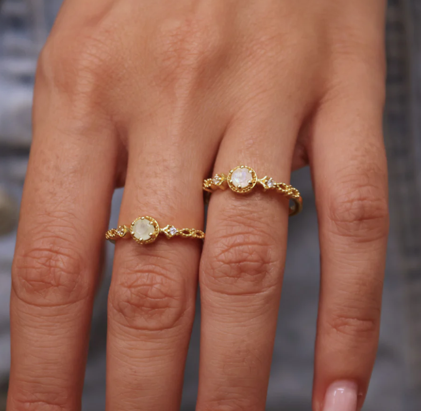 Bague dorée ajourée pierre et zircons (Grøn sten)