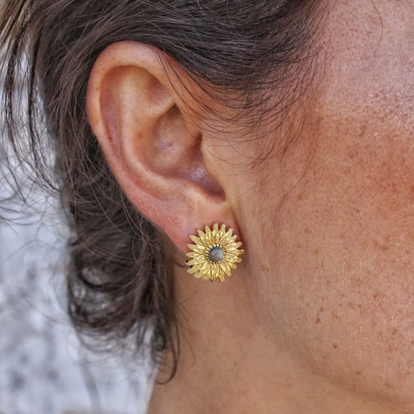 Boucles dorées marguerite et pierre