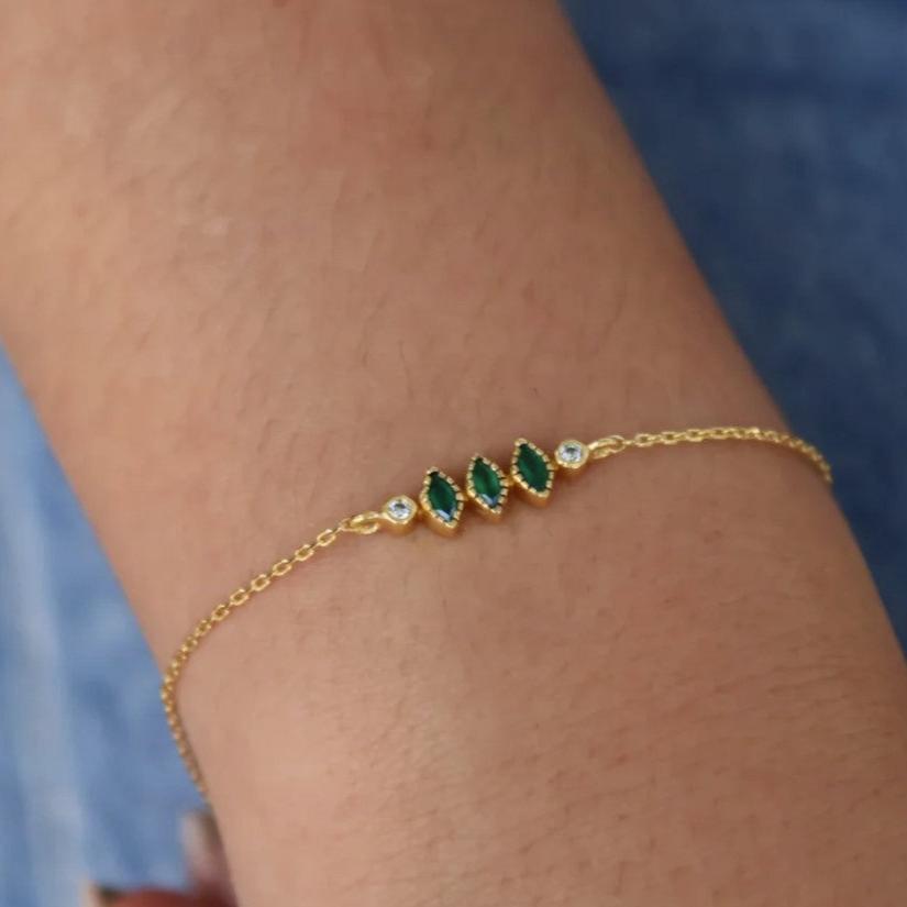 Bracelet pierres et zircons blancs