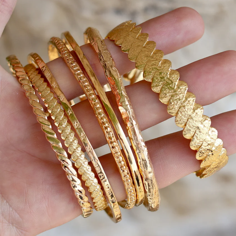 Jonc XXL doré torsadé et martelé