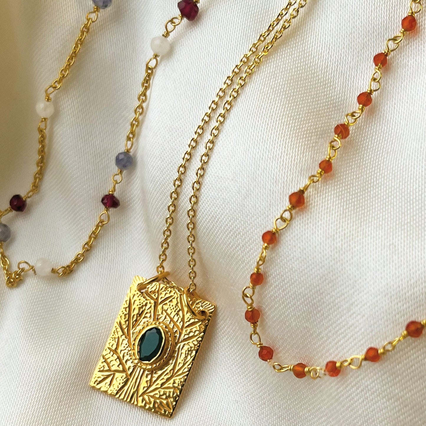 Collier doré Santa Maria en onyx rouge