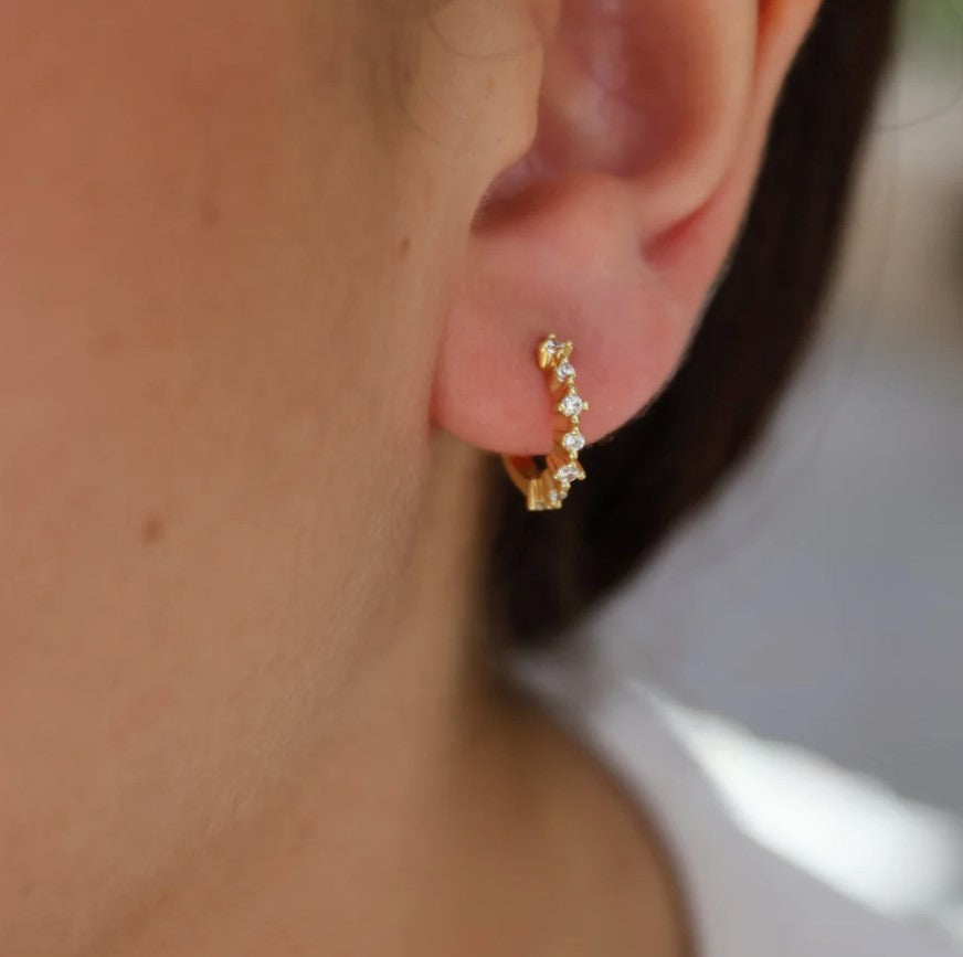 Mini créole dorée et zircons (1 stk.)